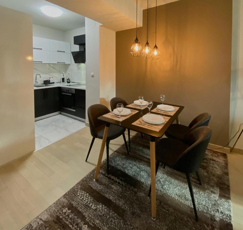 Stylish Apartment, Skopje Centre - Private Parking - Panoramic Views Ngoại thất bức ảnh