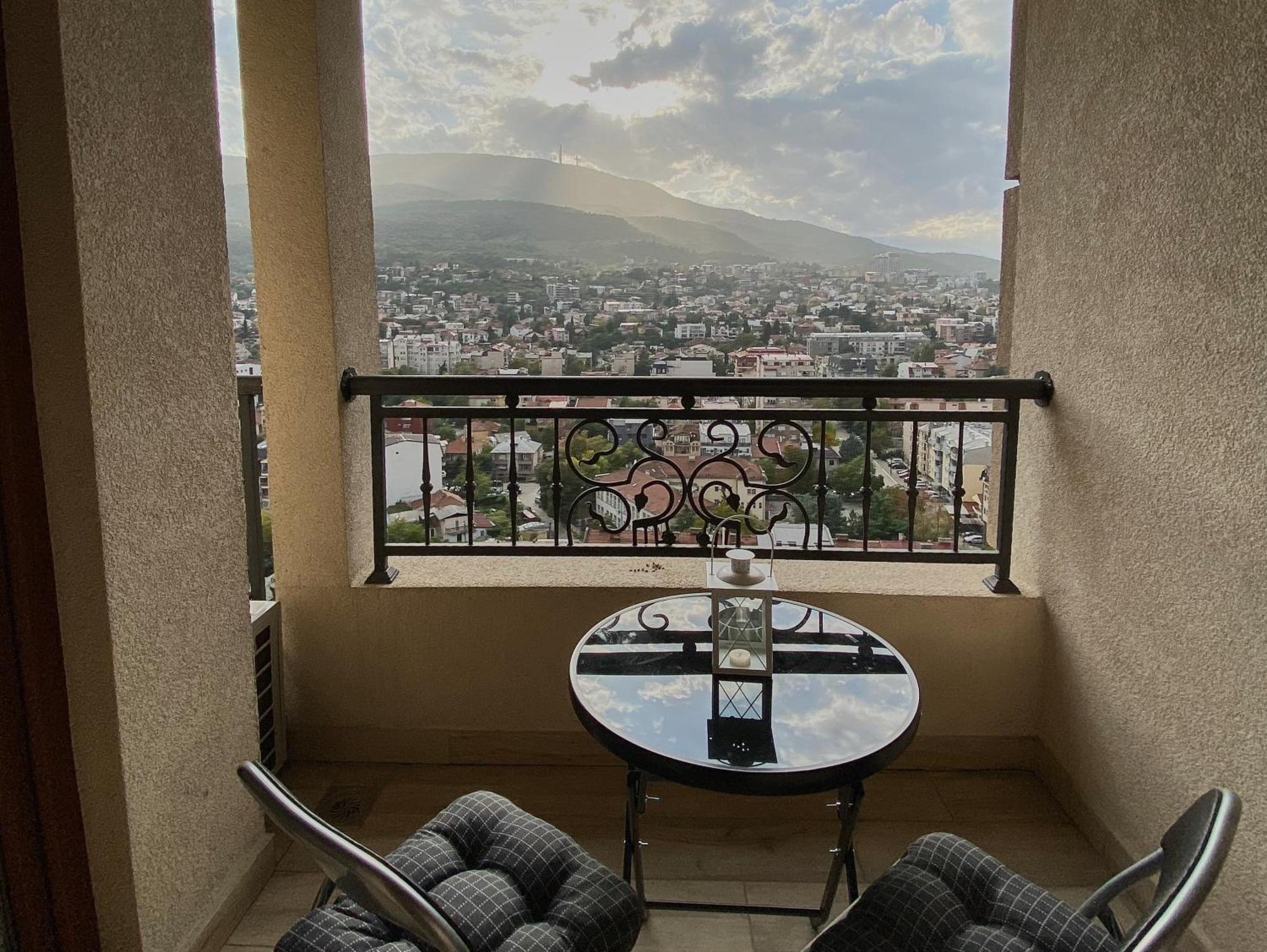 Stylish Apartment, Skopje Centre - Private Parking - Panoramic Views Ngoại thất bức ảnh